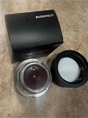 MAC Cosmetics MacroViolet Gel Eyeliner - Deep Plum